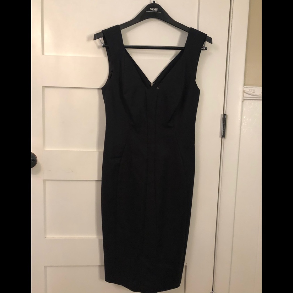 ElieTahari Perfect Sleeveless Black Dress 6